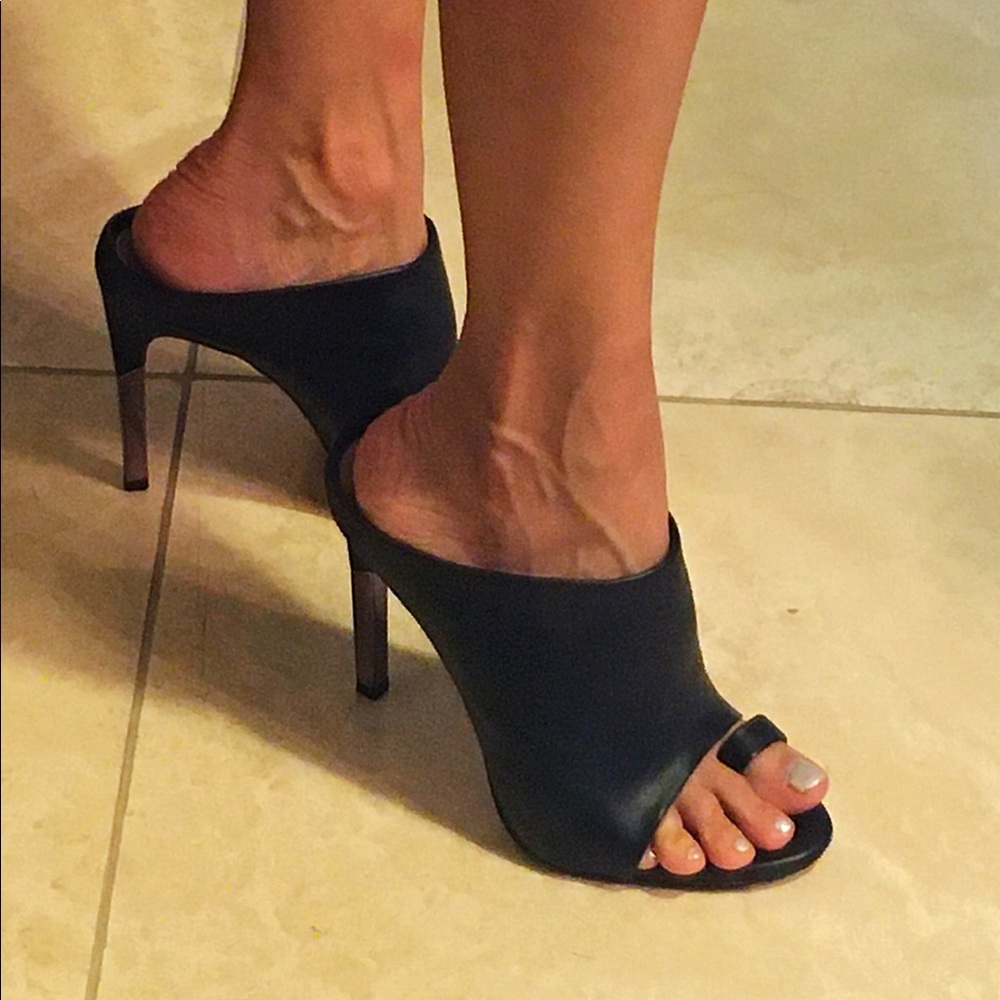 BCBGMaxAzaria Black Leather Stiletto Mules